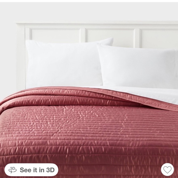 Room Essentials Other - Room Essentials twin/twin XL satin quilt- in Dusty Rose